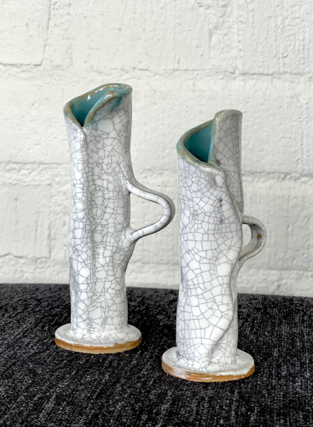 Småvaser i vit krackelerad glasyr